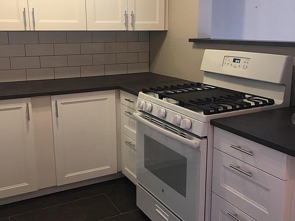 Newly remodeled kitchen! Subway tile, new appliances, countertops and flooring!