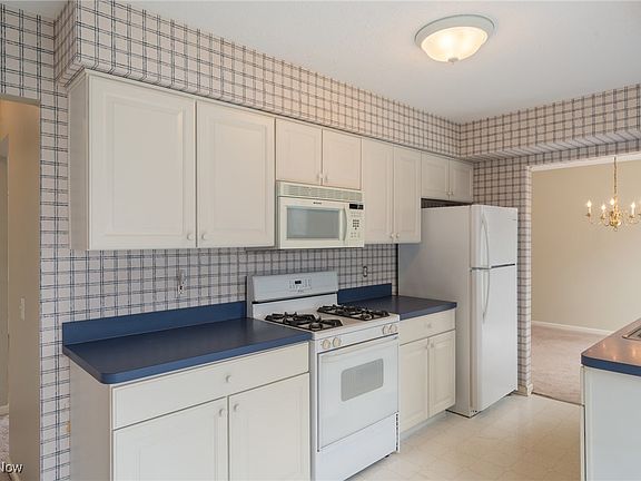 4th image of 6510 Grove Ln #52
