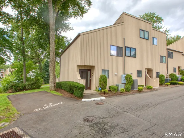 100 Hope St APT 48, Stamford, CT 06906