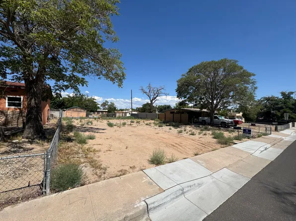 420 65th St SW, Albuquerque, NM 87121