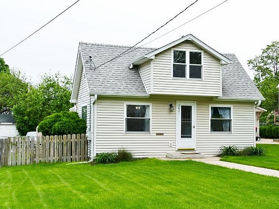 2nd image of 3821 N Ashton Ave