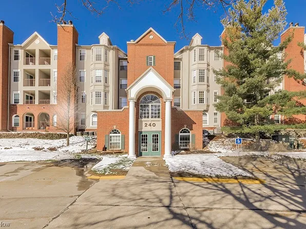 240 Fox Hollow Dr APT 304, Mayfield Heights, OH 44124