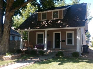 807 W 3rd St, Pella, IA 50219