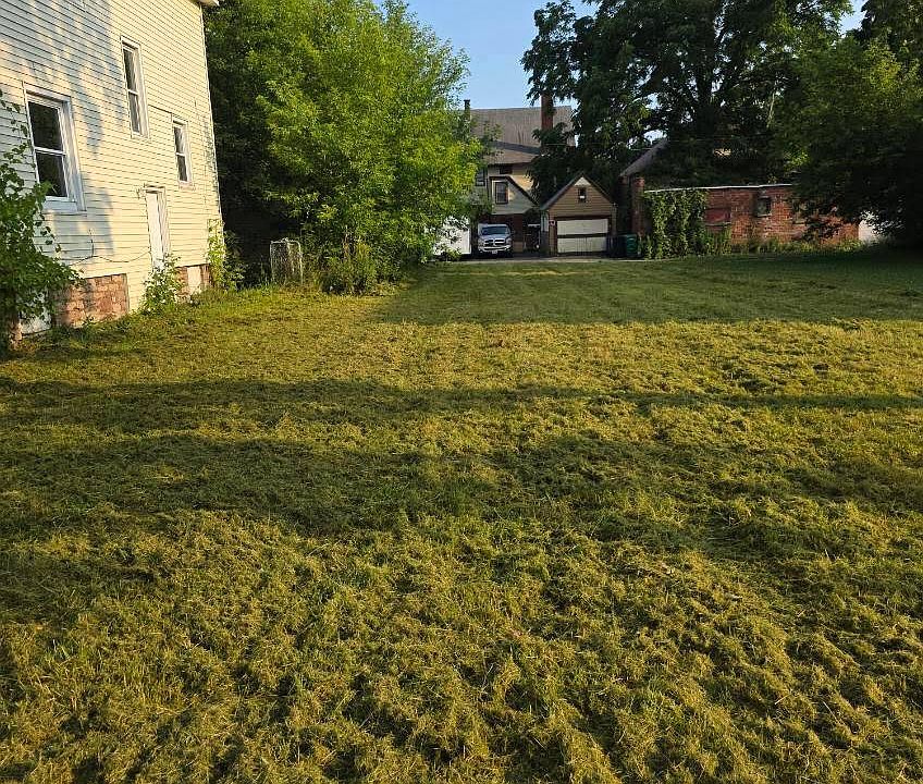 2nd image of 1879 Ontario Ave