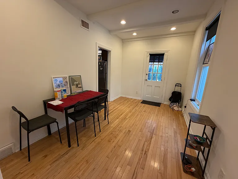 19 Allen St — Photo 16