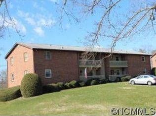 101 Oakwood Pl APT 2, Hendersonville, NC 28792