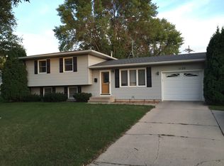 1120 21st Ave S, Fargo, ND 58103