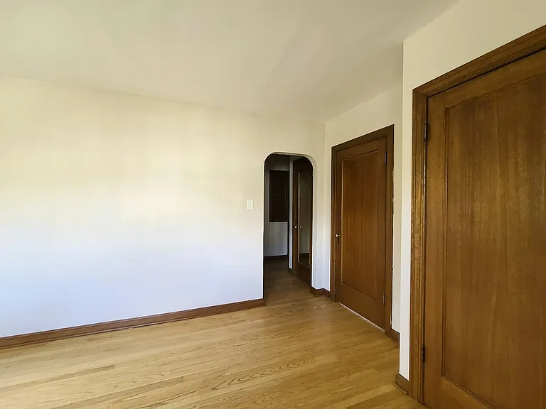 956 10th Ave E #302 — Photo 6