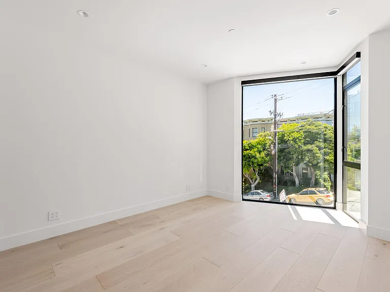 660 Carolina St — Photo 18