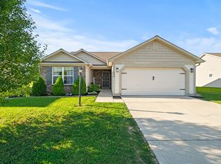 648 Rocky Meadow Dr, Greenwood, IN 46143