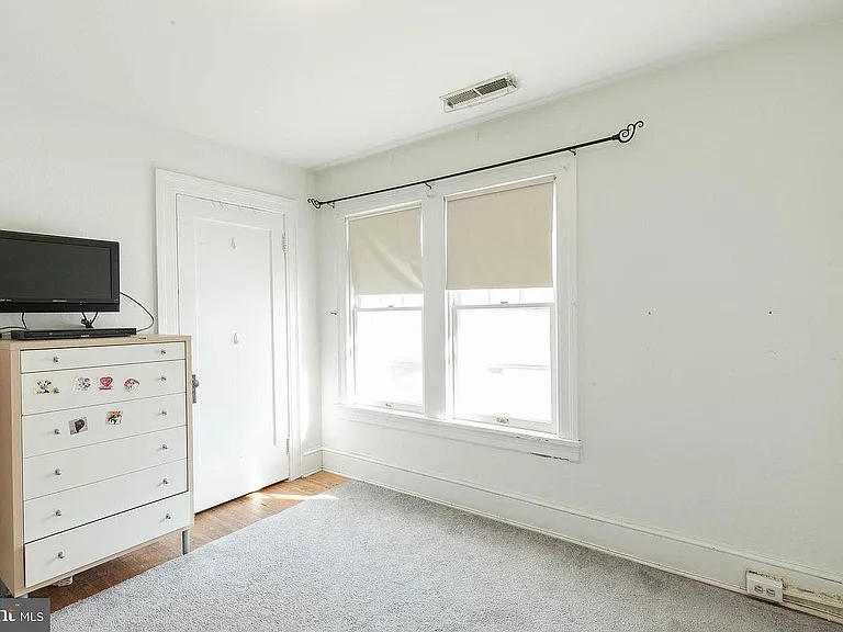 84 W Green St — Photo 13