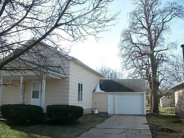 2nd image of 1009 Ella St