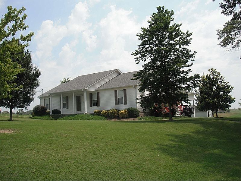 2nd image of 850 Ing Rd
