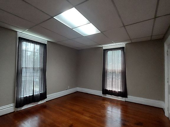5th image of 292 Hudson Ave #B
