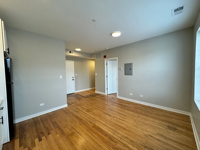 3051-55 W Leland Ave — Photo 31
