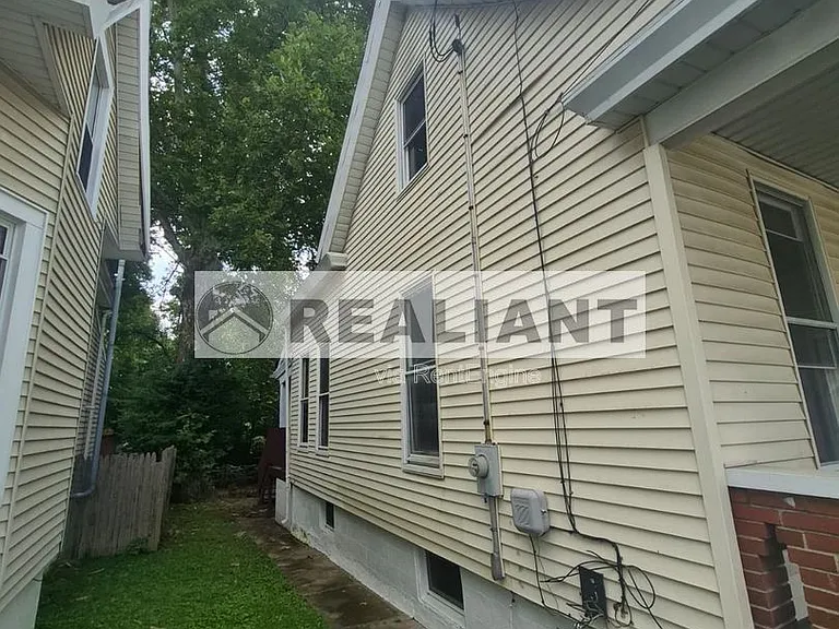 4516 Huntington Ave — Photo 19