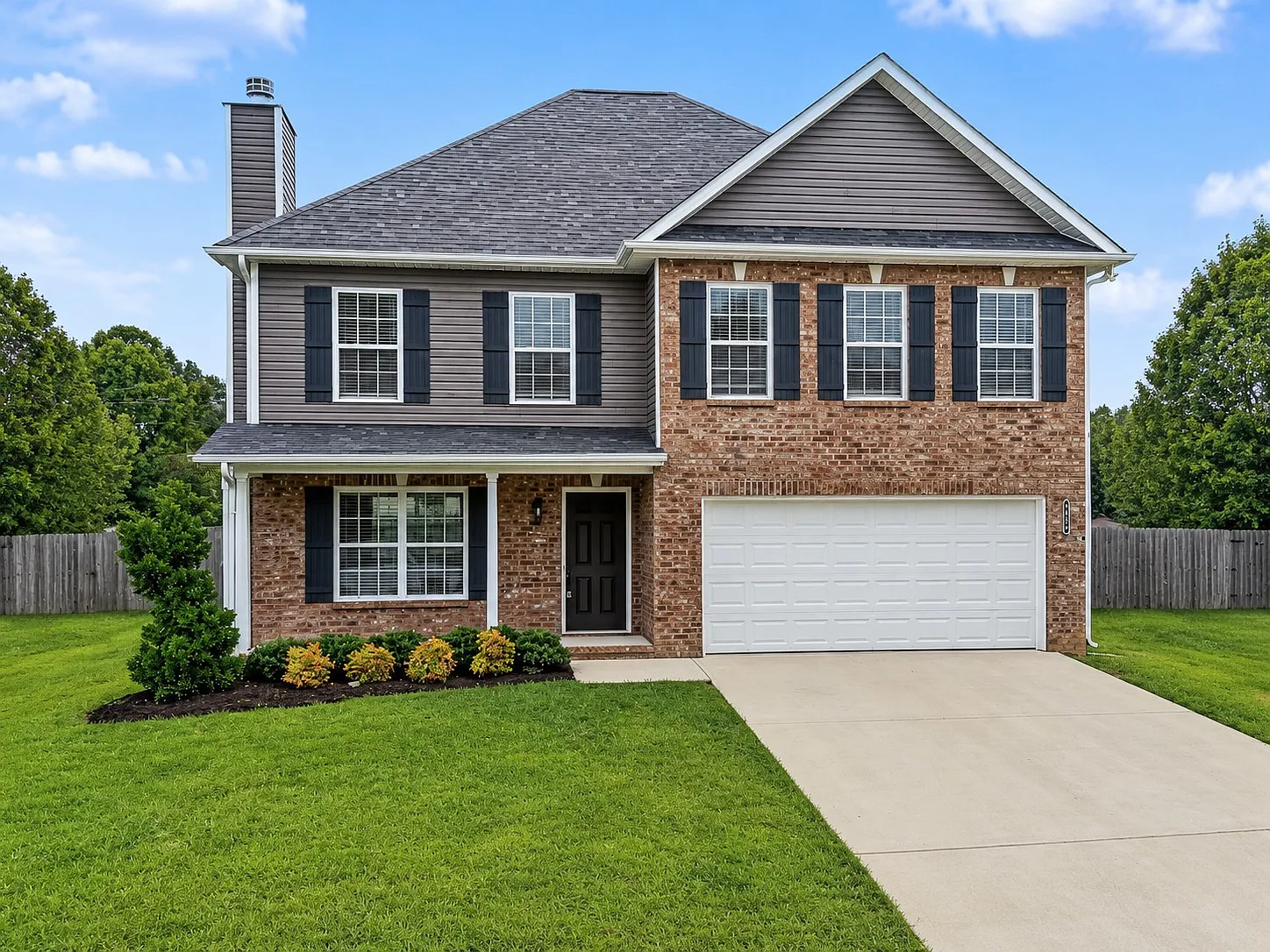 4 bed, 2.5 bath, 2208 sqft, $2,595 — Photo 1