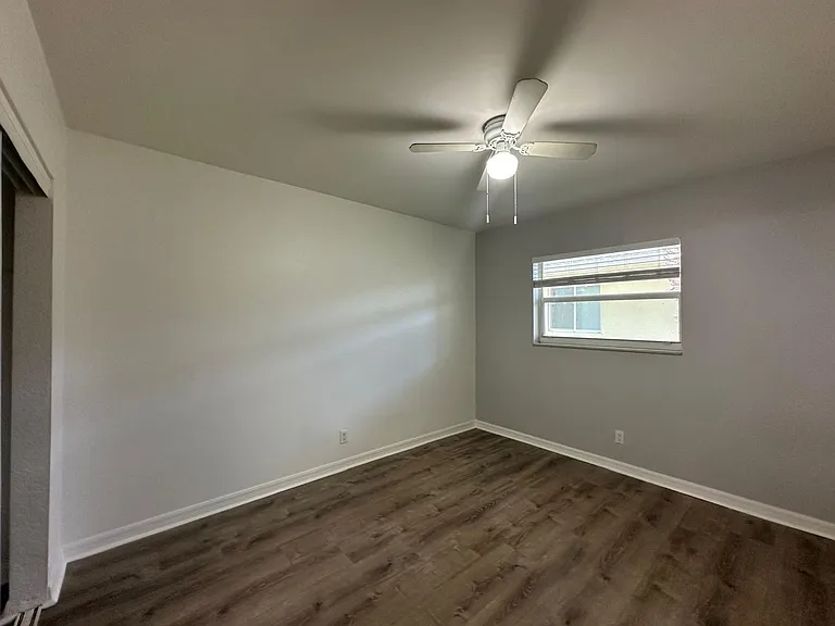 2640 NE 8th Ave — Photo 21