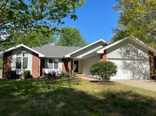 5533 S Stonegate Ave, Springfield, MO 65810