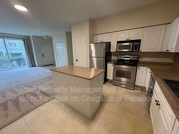 5th image of 3116 164th St SW APT 1509