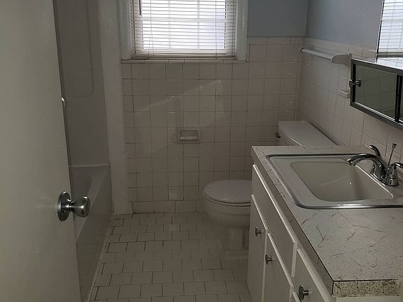 5th image of 1934 Gardiner Ln #1