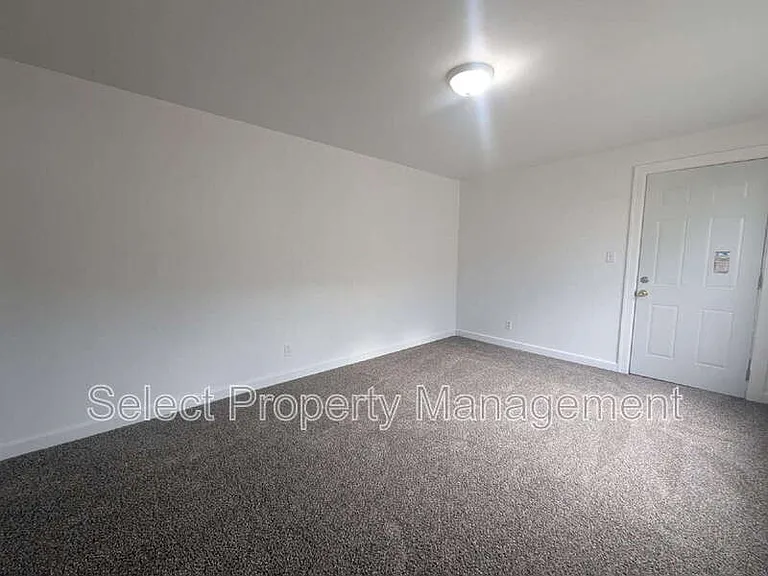 1235 Stophlet St #2 — Photo 7
