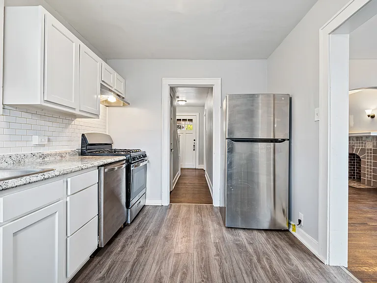 139 Sumner Ave — Photo 12