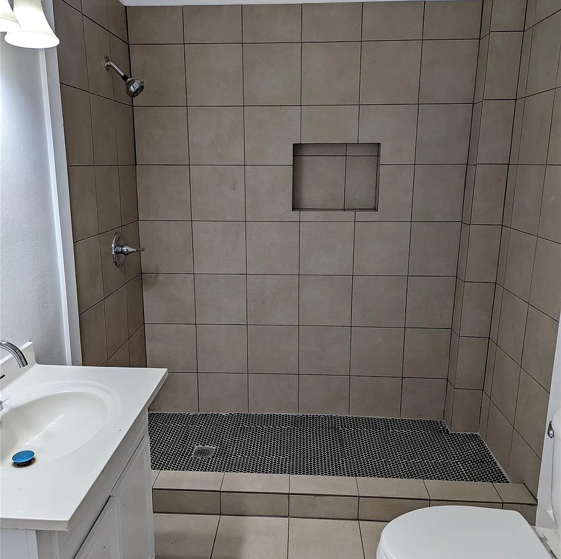 2 bed, 1.0 bath, $1,250 — Photo 4