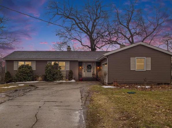 28740 Oakwood Pl, Elkhart, IN 46514