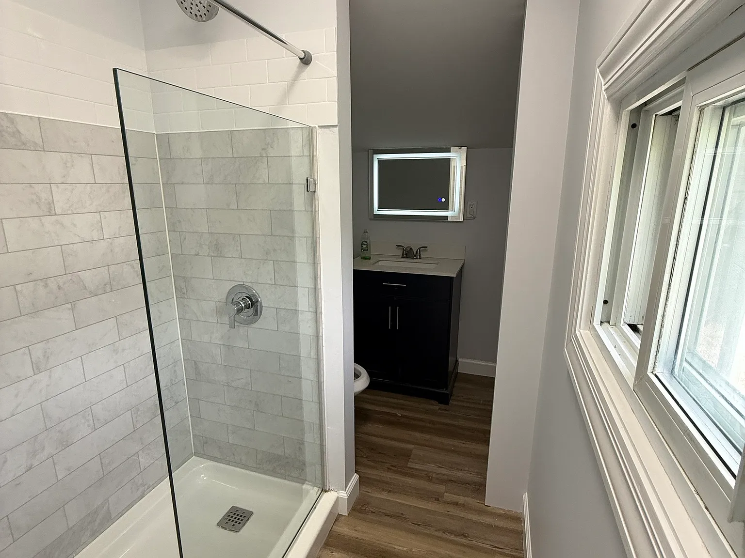 3 bed, 1.0 bath, 3157 sqft, $1,650 — Photo 2