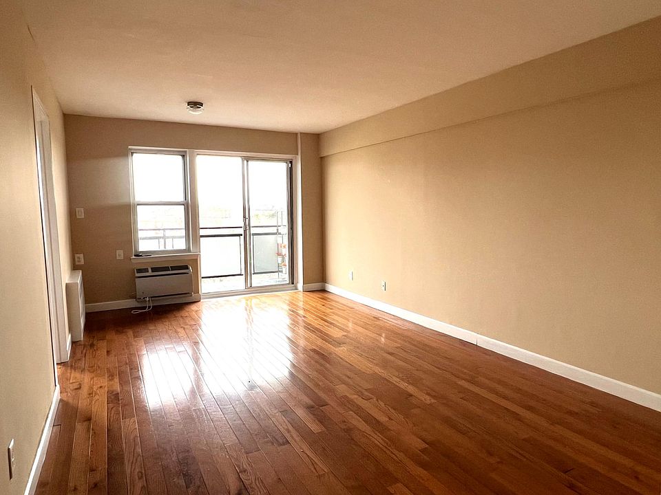 1st image of 16-70 Bell Blvd Floor 7