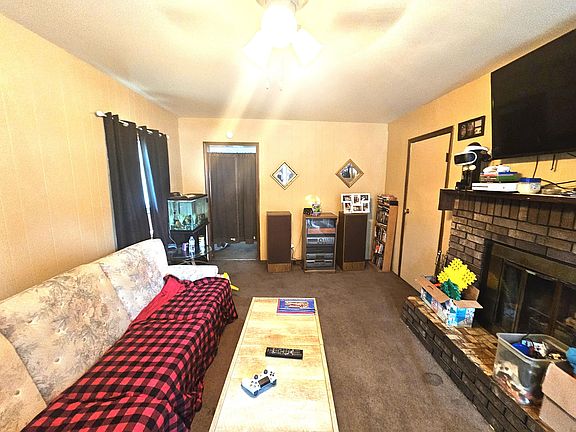 3rd image of 119 Newburn Dr