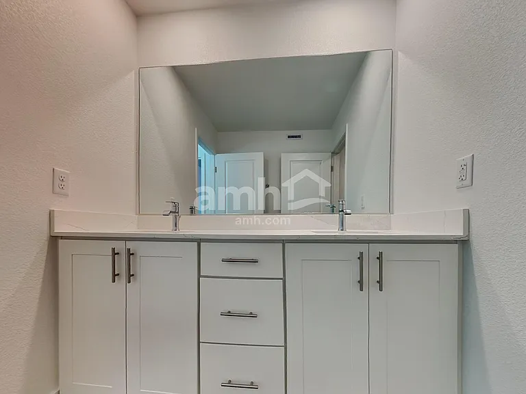 8404 Flagpole Loop Ave — Photo 15
