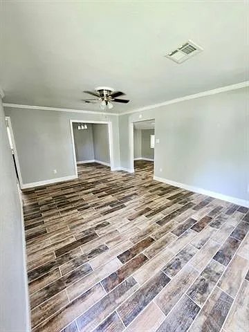 3200 Lancaster St — Photo 7