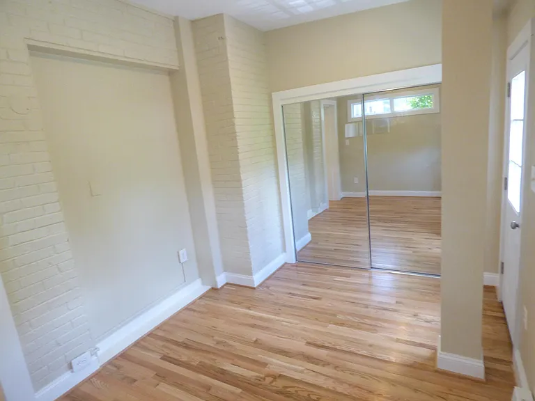 3915 W St NW #4 — Photo 15