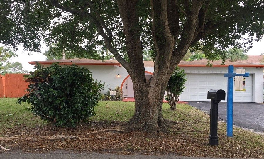 1st image of 2501 E Wilshire Dr