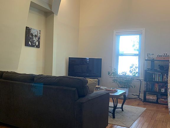 livingroom furnished (view from kitchen)