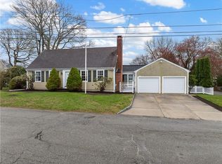 30 Kingswood Rd, Bristol, RI 02809