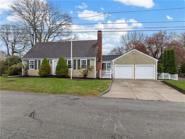 30 Kingswood Rd, Bristol, RI 02809