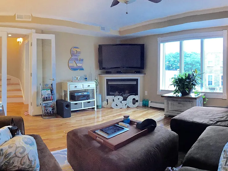 2 Monument Ct #2 — Photo 3