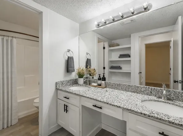 Black Oak Residences, 502 Black Oak Ave #506-C, Springdale, AR 72764