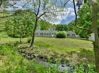 10 Quasset Rd, Pomfret Center, CT 06259