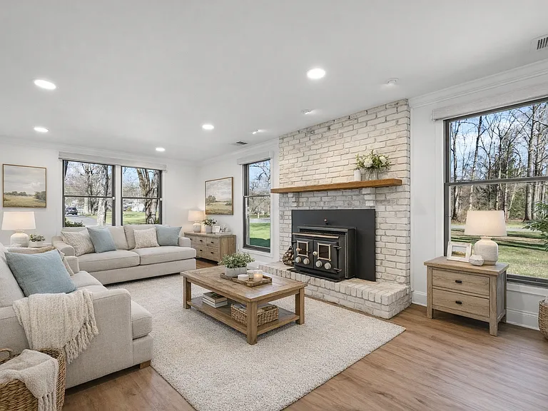 27 Meadowview Rd — Photo 8