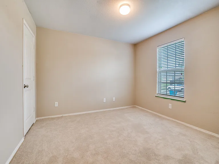 2302 Tombstone Rd — Photo 15