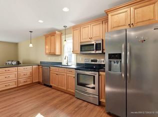 14 Arbania St, Auburn, ME 04210