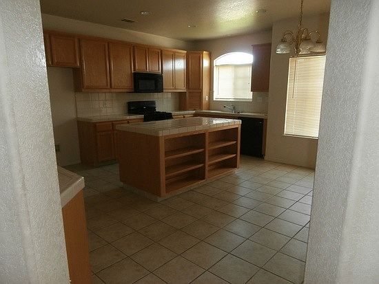 Modern Kitchen with Island
