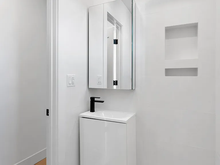 104 India St #3L — Photo 8