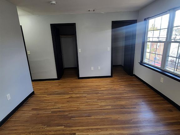 4th image of 440 S 19th St Floor 2