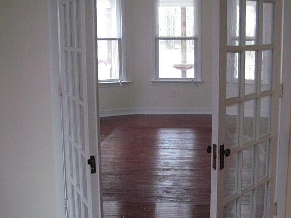 3rd image of 20 Brimmer Ave