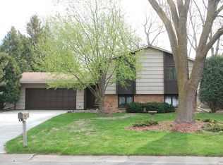 51 19th Ave SW, New Brighton, MN 55112